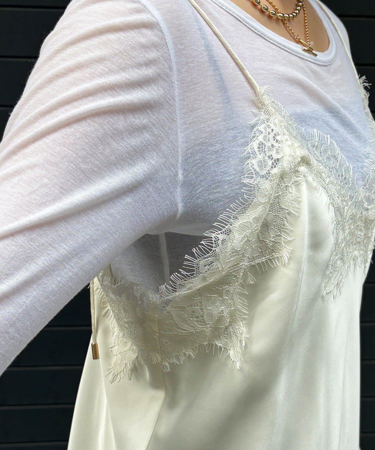 不對稱蕾絲吊帶