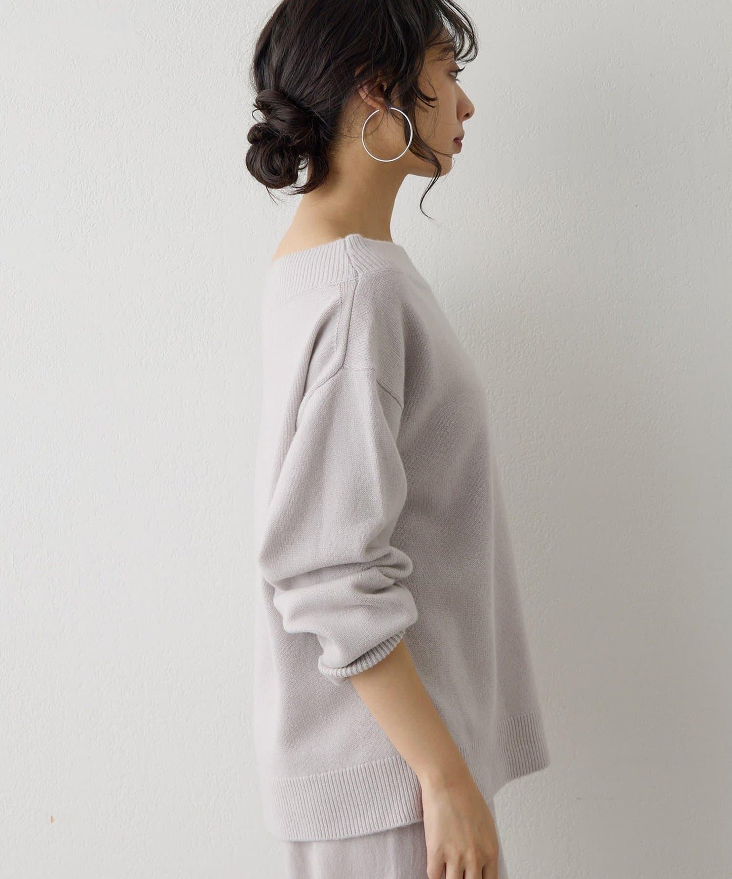 W/Ca一字肩套頭衫