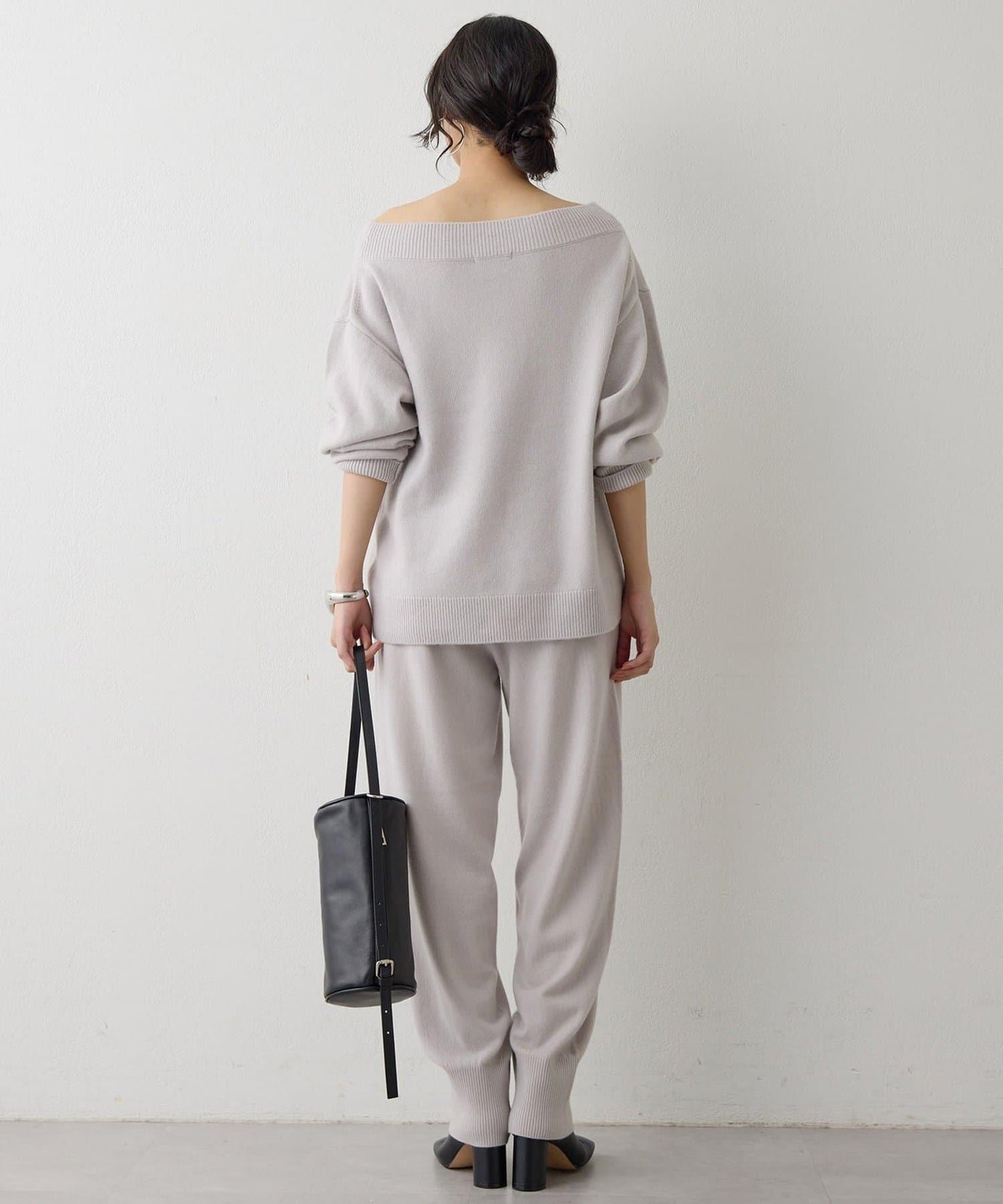 W/Ca一字肩套頭衫