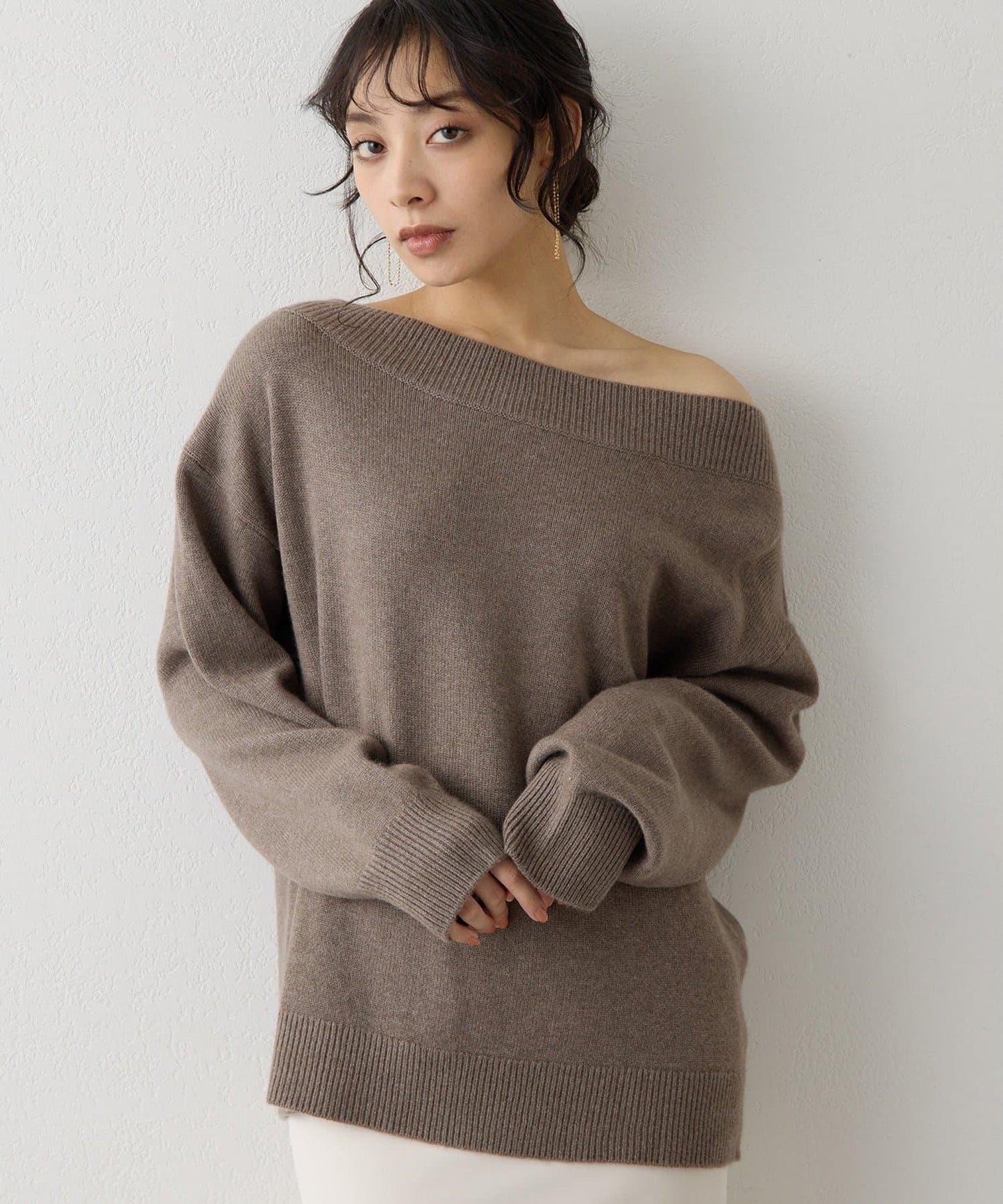 W/Ca一字肩套頭衫