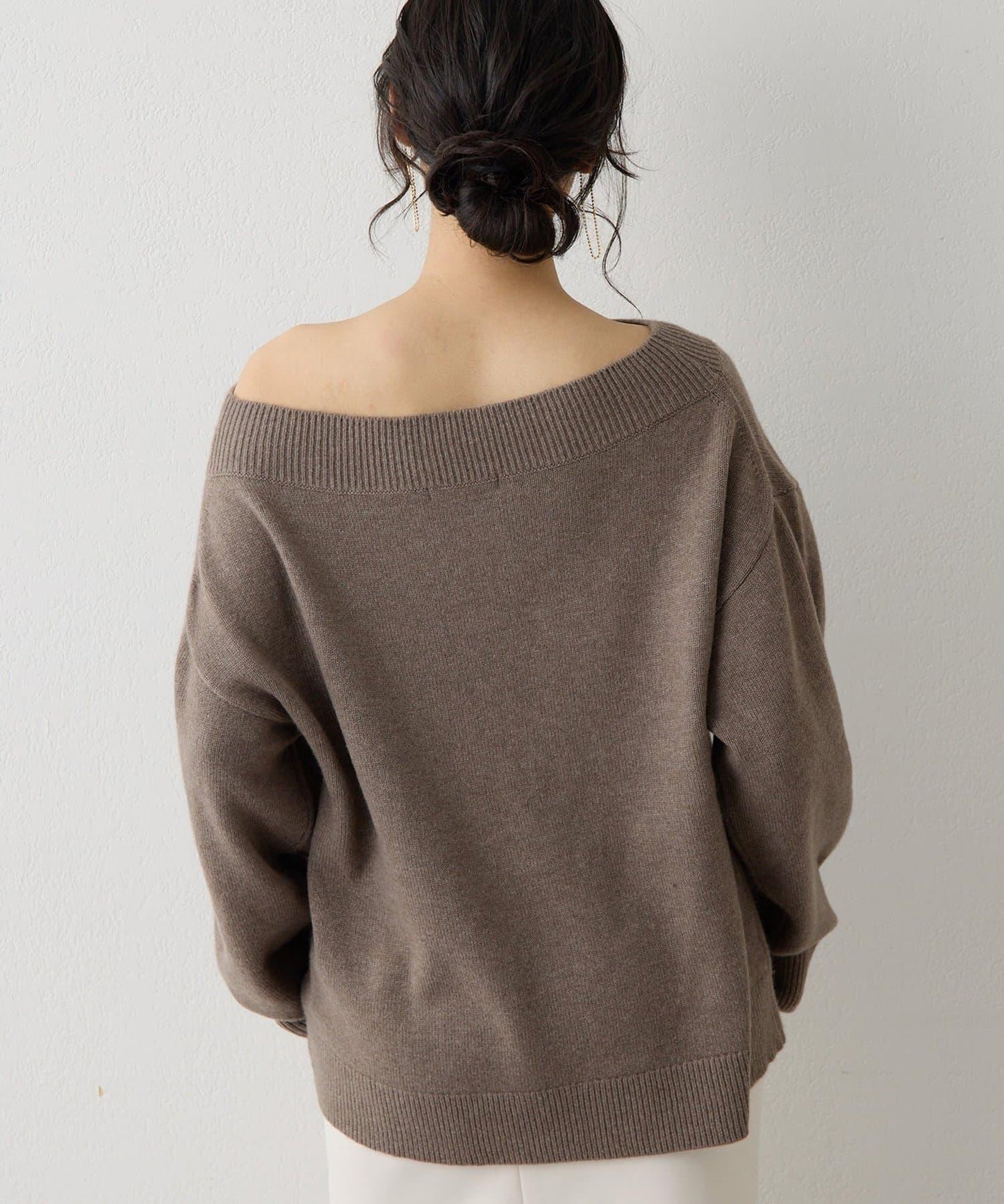 W/Ca一字肩套頭衫