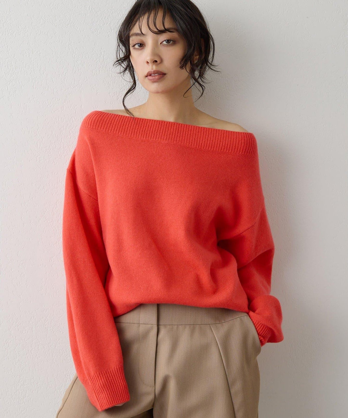 W/Ca一字肩套頭衫