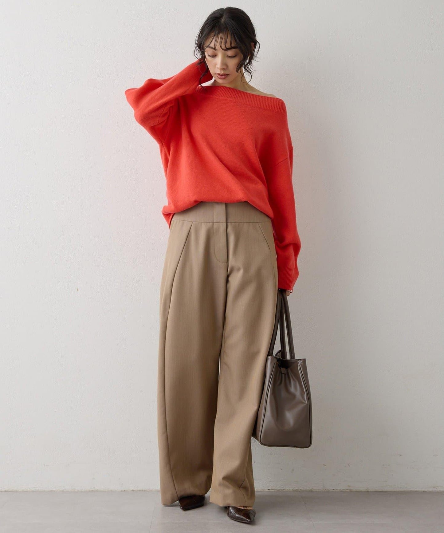 W/Ca一字肩套頭衫