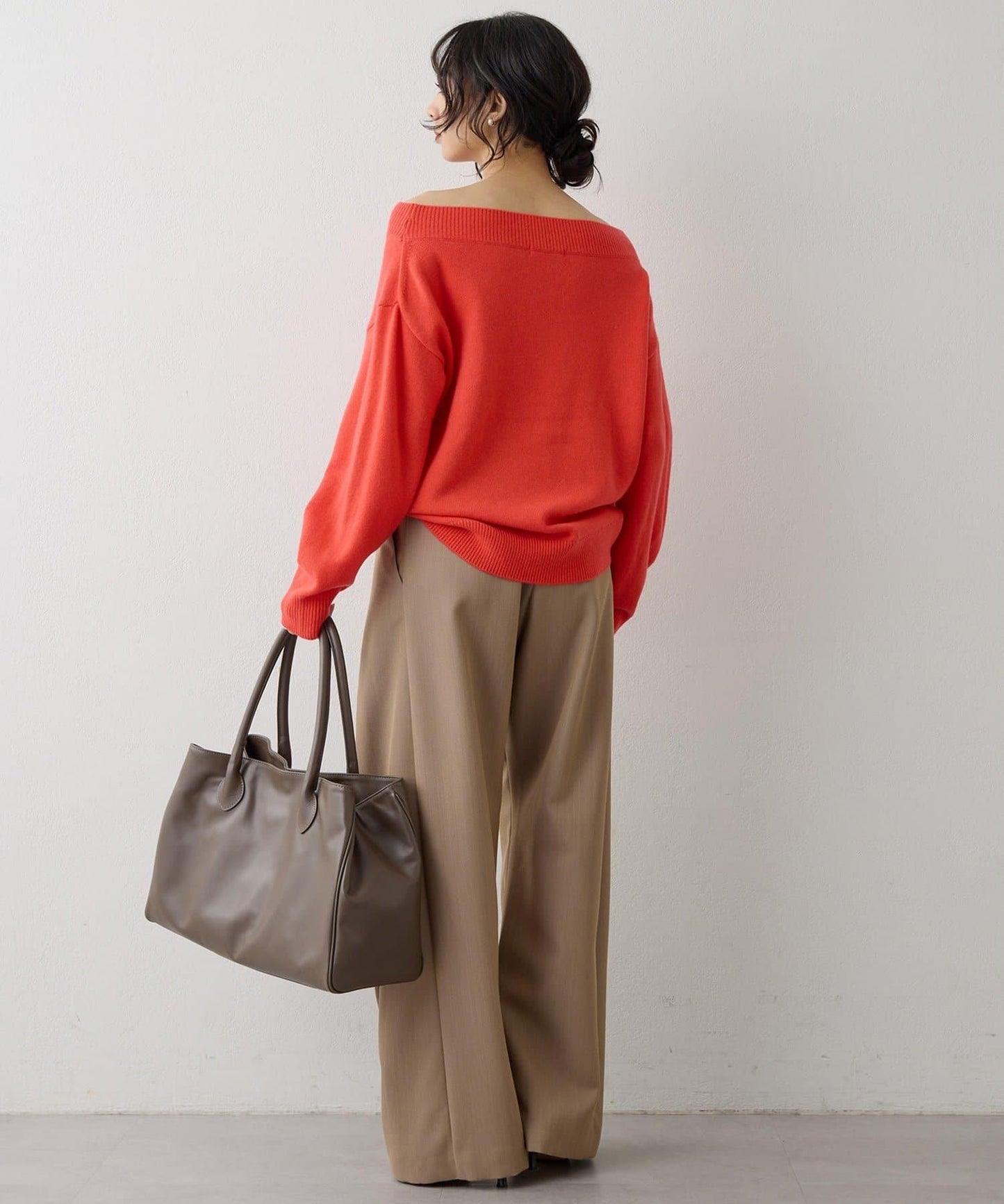 W/Ca一字肩套頭衫