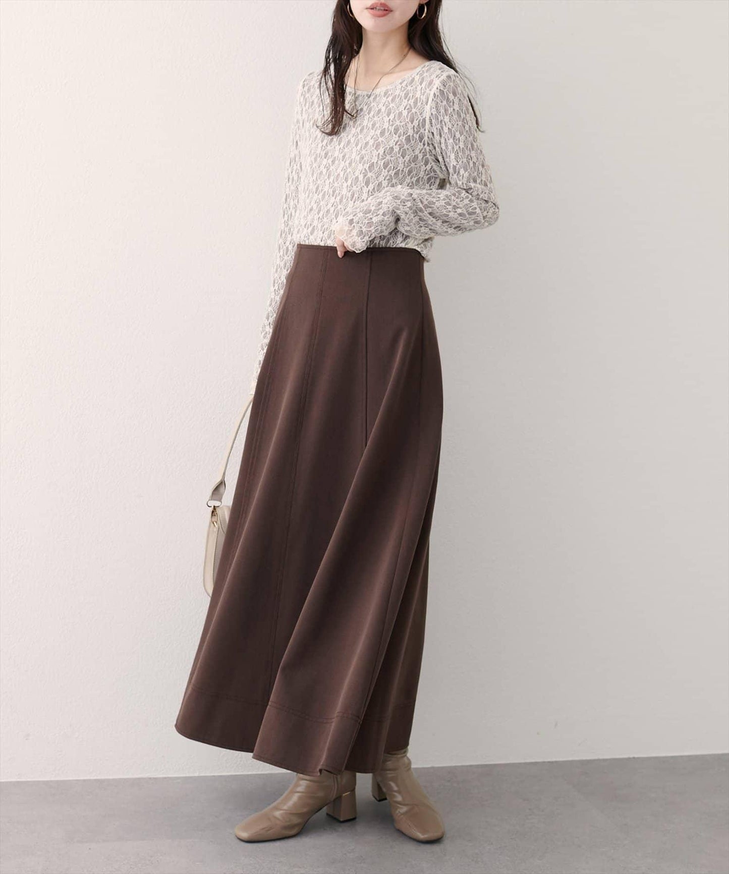 寬幅拼接下襬喇叭裙