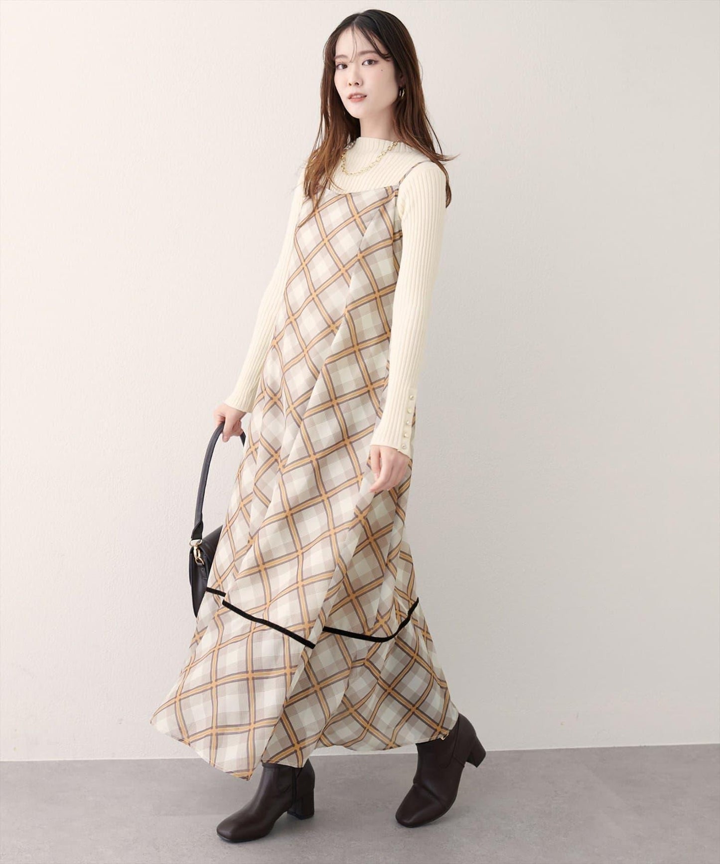 天鵝絨拼接吊帶連衣裙