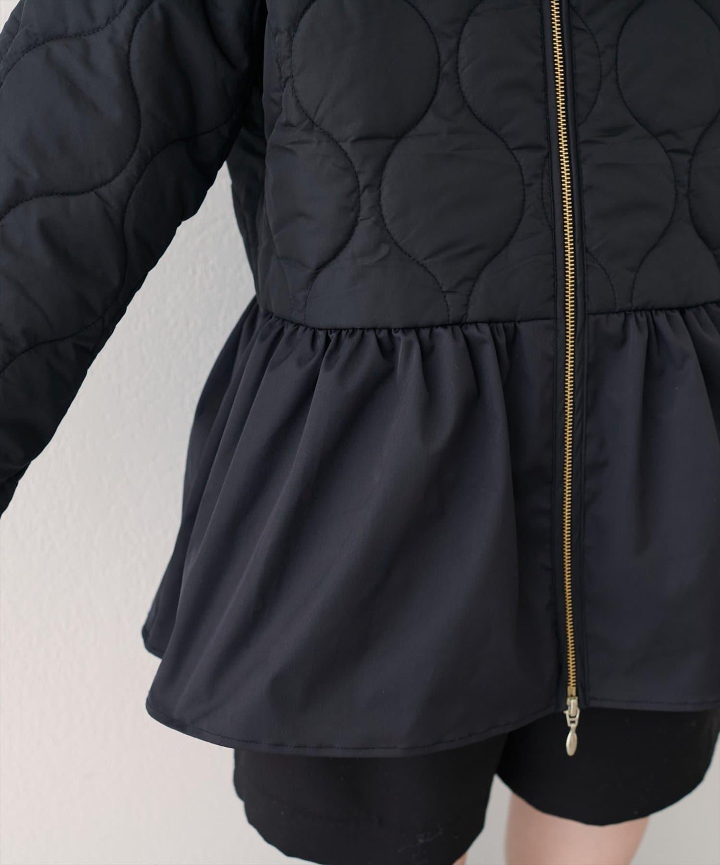 菱格絎縫荷葉邊短外套