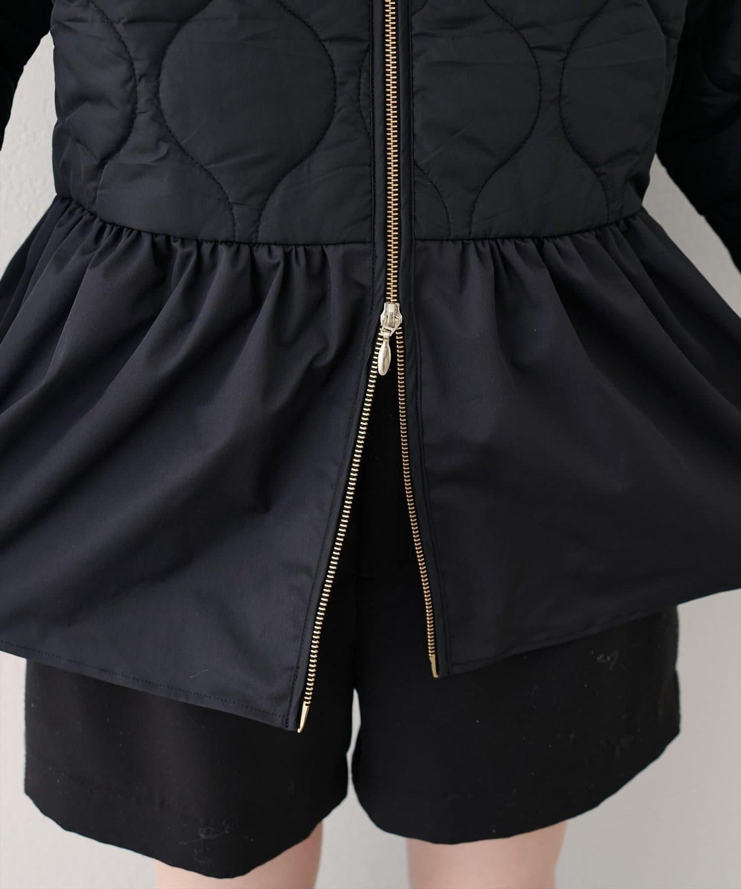 菱格絎縫荷葉邊短外套