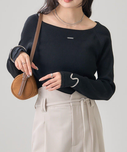 帶飾牌圓領羅紋針織衫