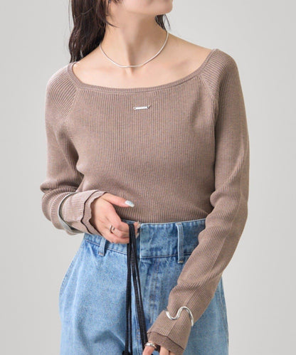 帶飾牌圓領羅紋針織衫