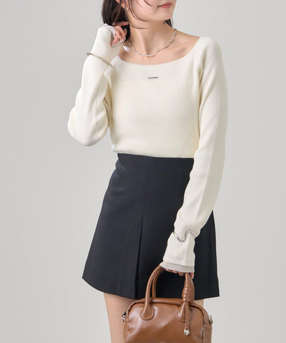 帶飾牌圓領羅紋針織衫