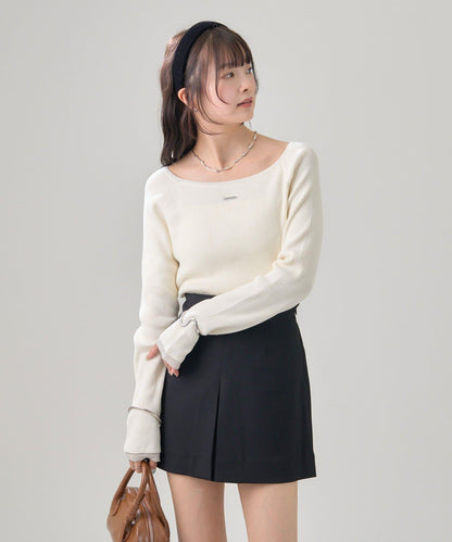 帶飾牌圓領羅紋針織衫