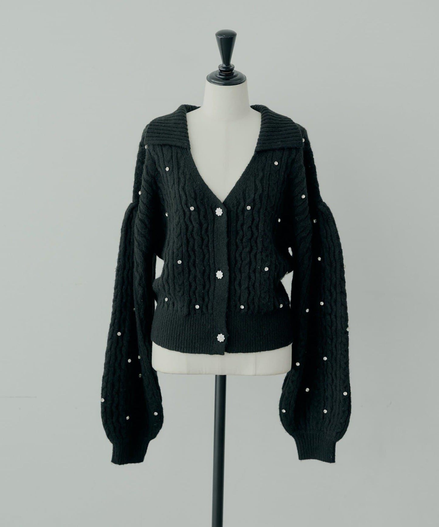 【SALON by Chico】花卉水鑽翻領寬鬆針織開衫