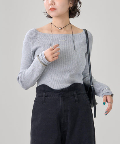 帶飾牌圓領羅紋針織衫