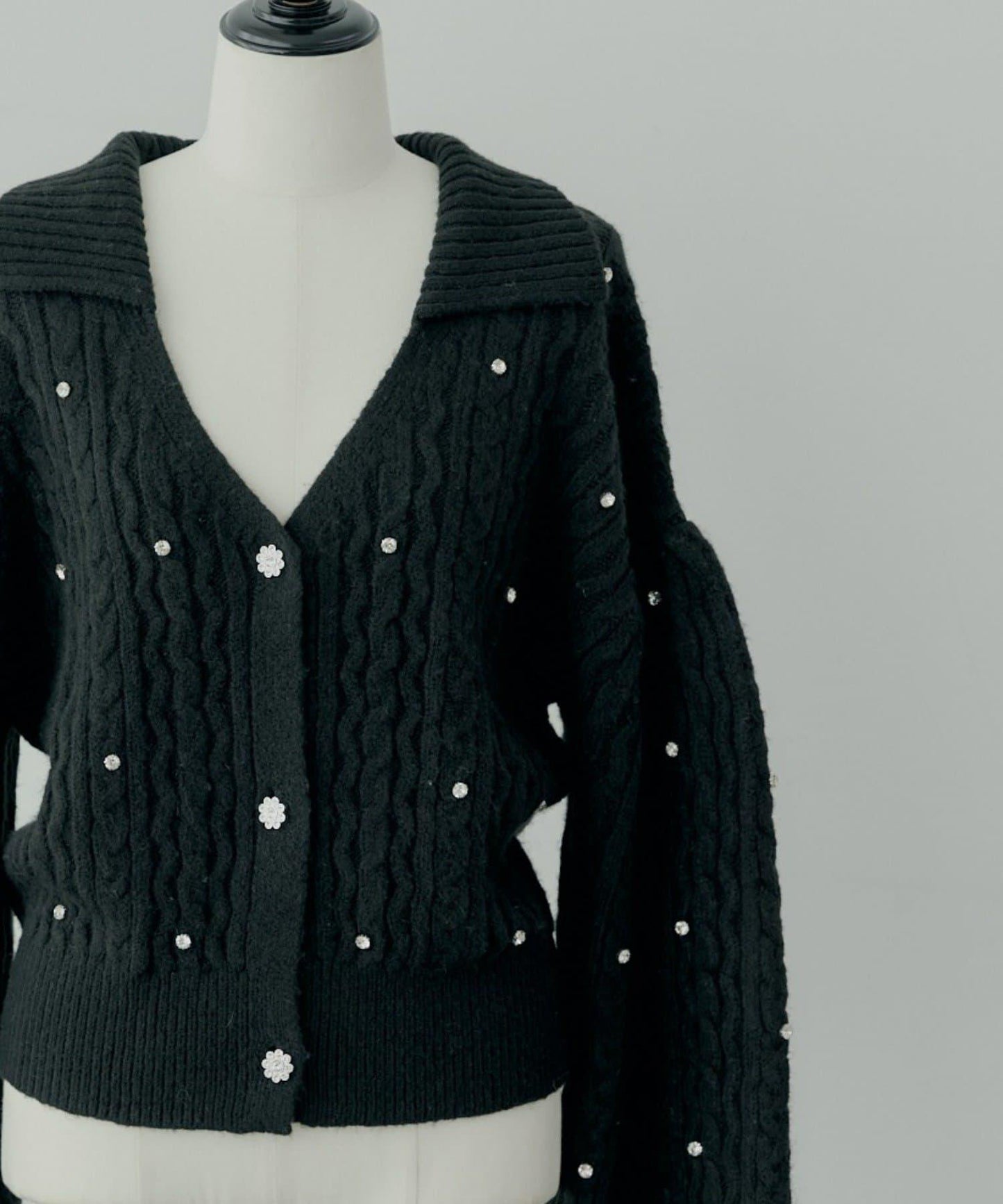 【SALON by Chico】花卉水鑽翻領寬鬆針織開衫