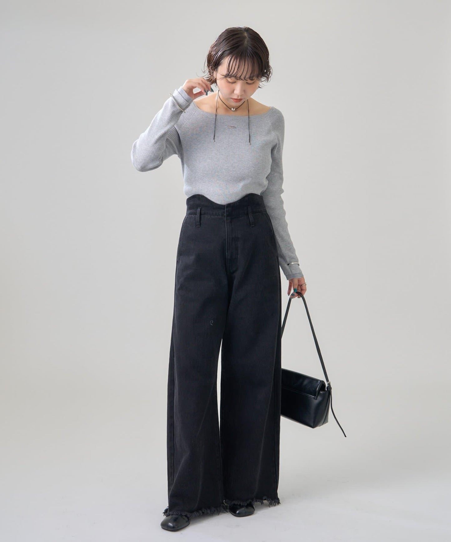 帶飾牌圓領羅紋針織衫