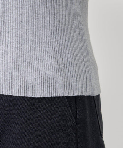 帶飾牌圓領羅紋針織衫