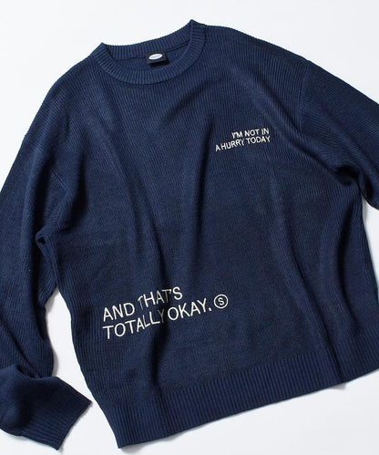 寬鬆版型字母隨機刺繡圓領針織衫