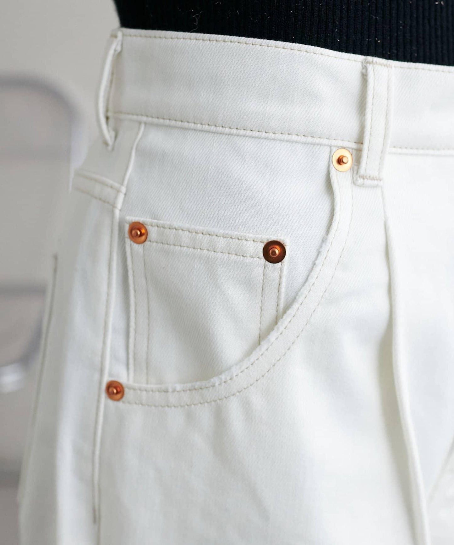 【Discoat】防潑水白色牛仔褲