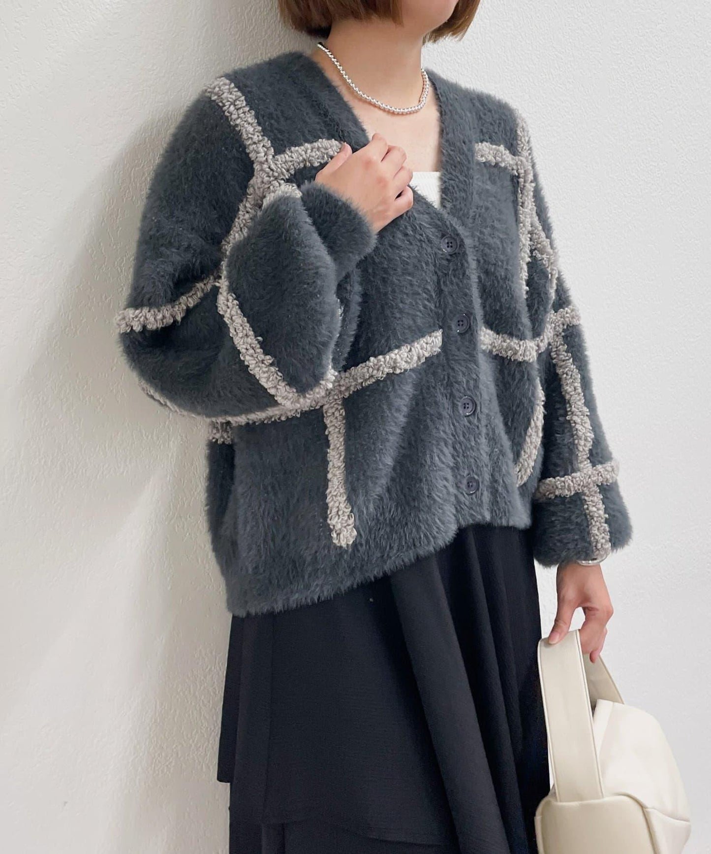 《主役級單品》V領提花開衫