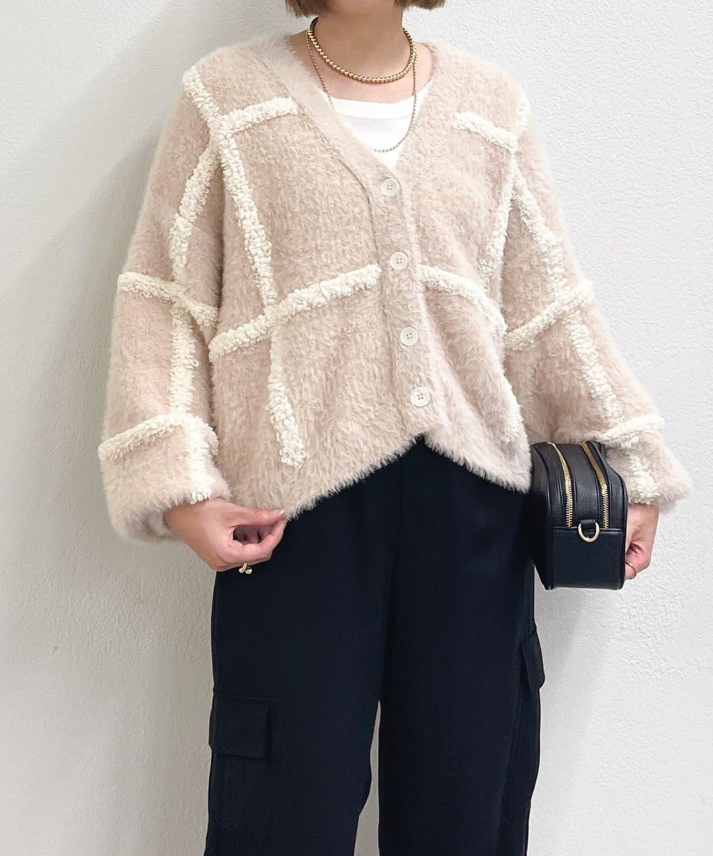 《主役級單品》V領提花開衫