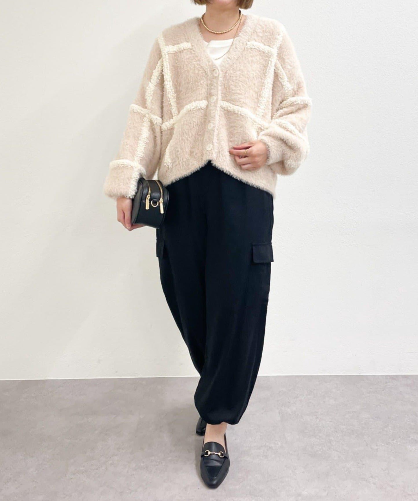 《主役級單品》V領提花開衫