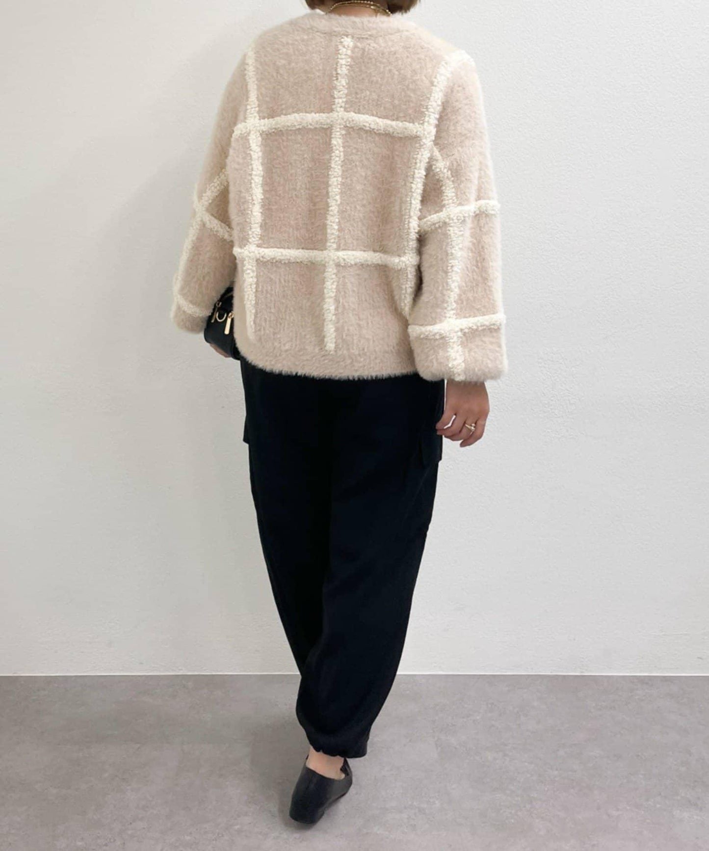 《主役級單品》V領提花開衫