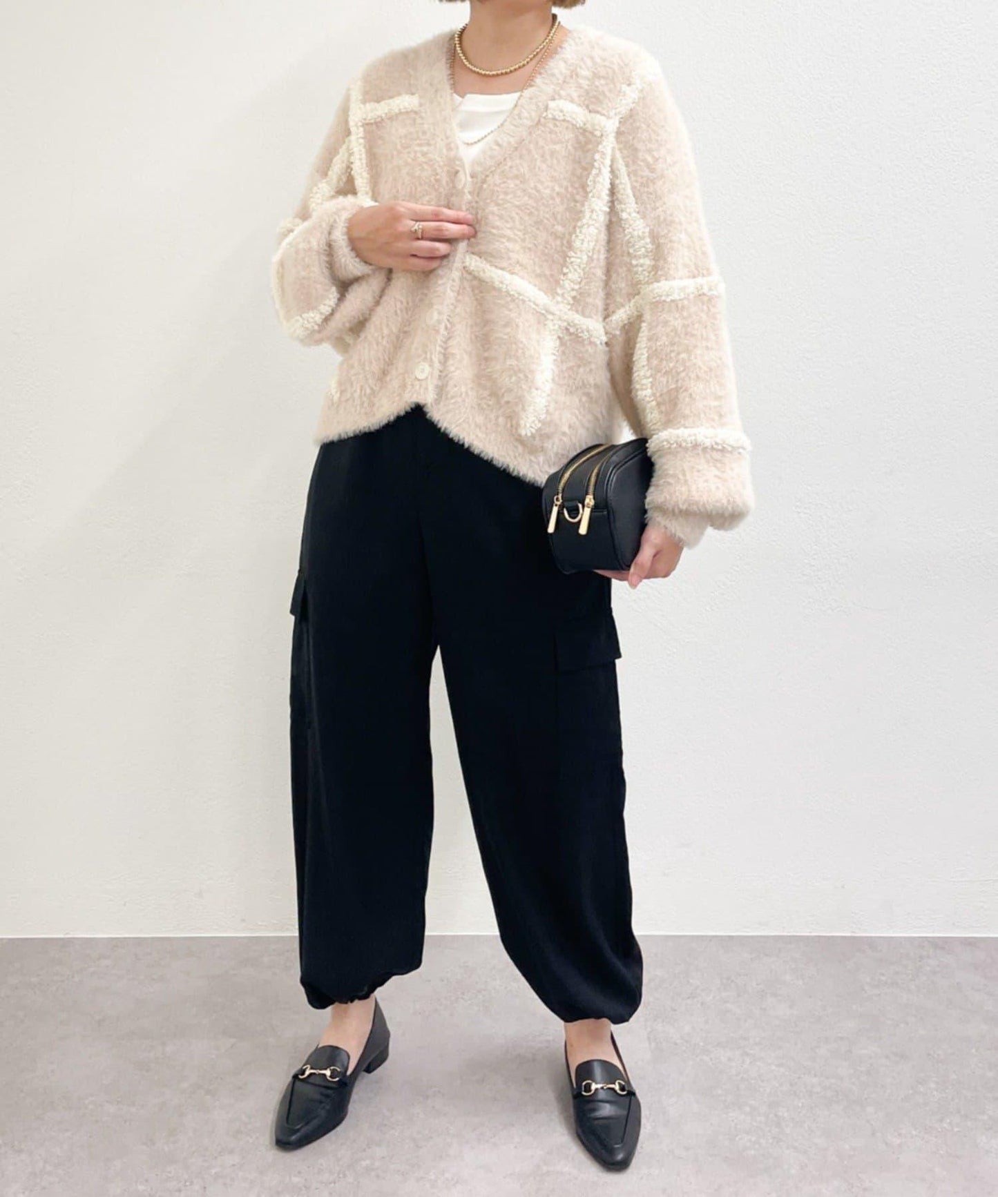 《主役級單品》V領提花開衫