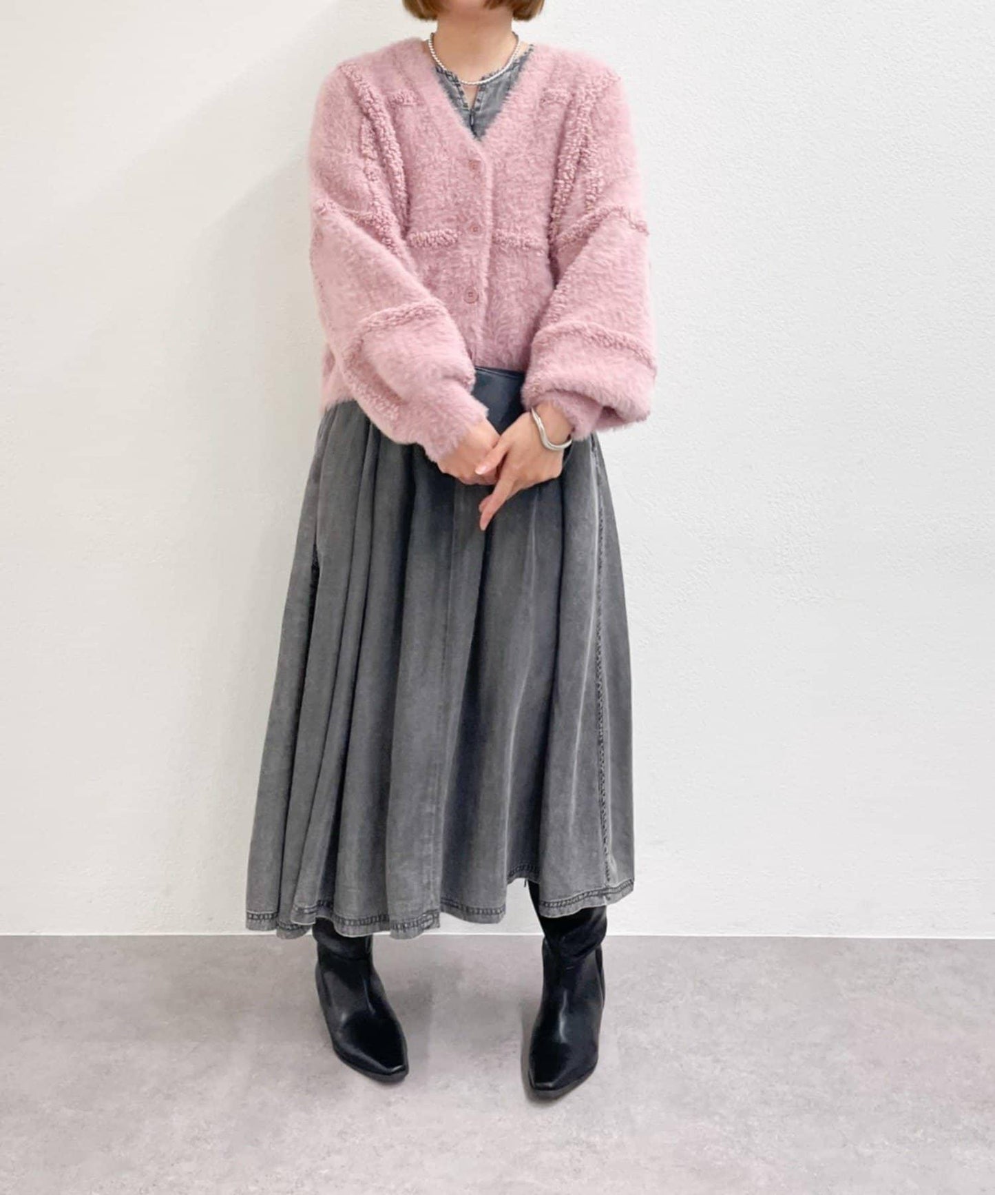 《主役級單品》V領提花開衫