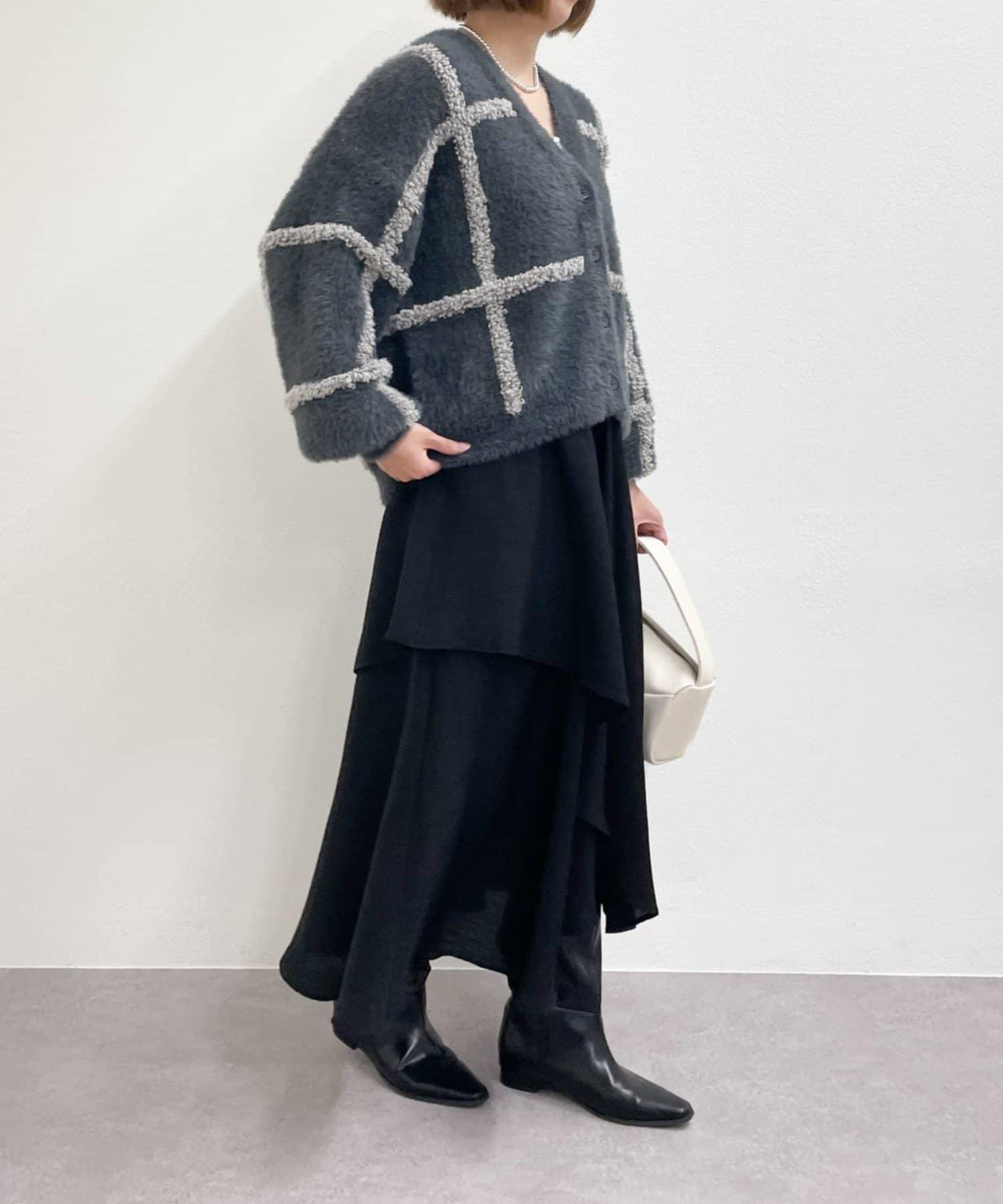 《主役級單品》V領提花開衫