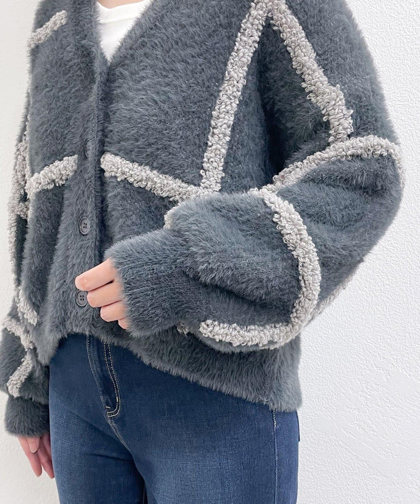 《主役級單品》V領提花開衫