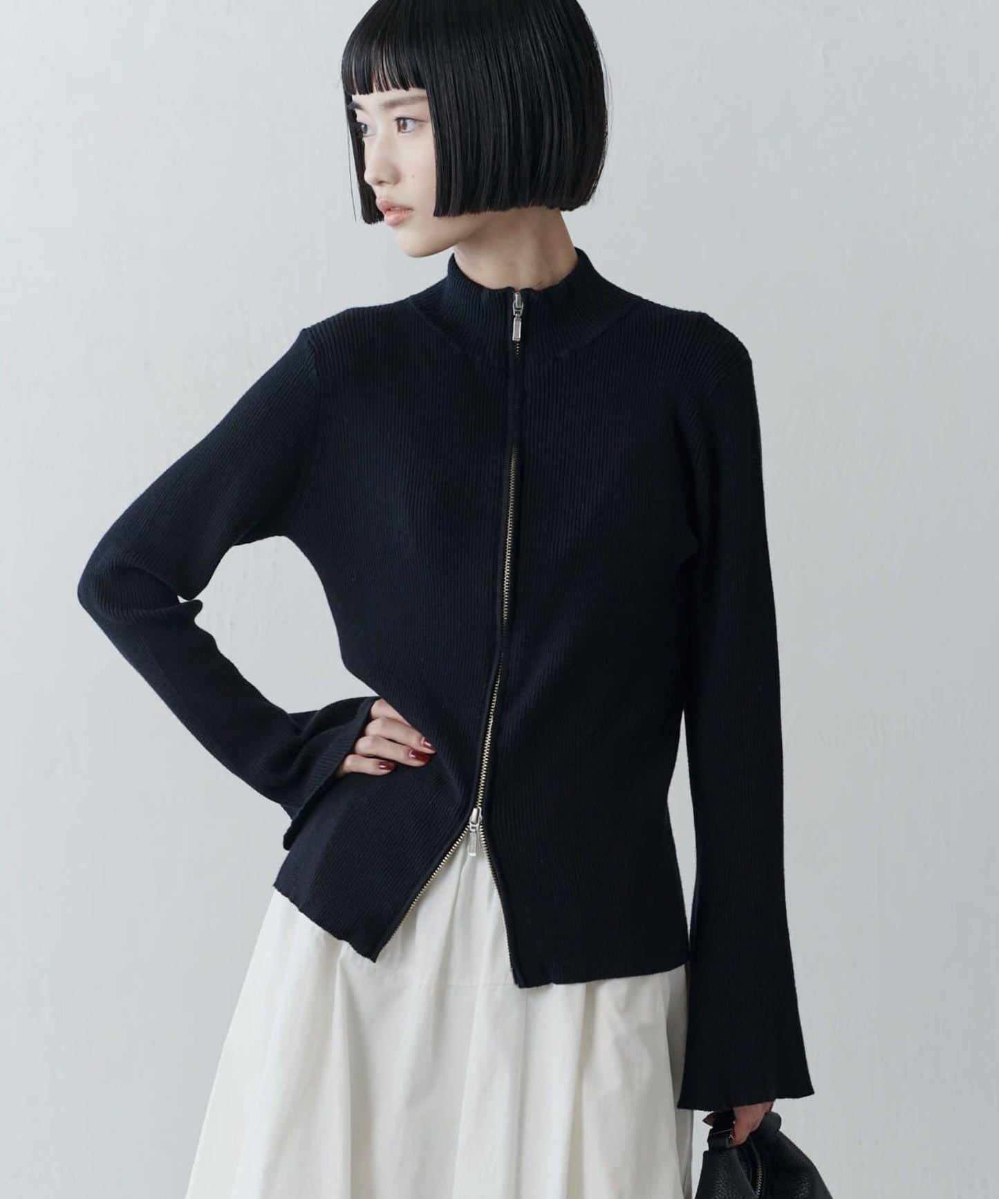 喇叭袖拉鍊套頭衫