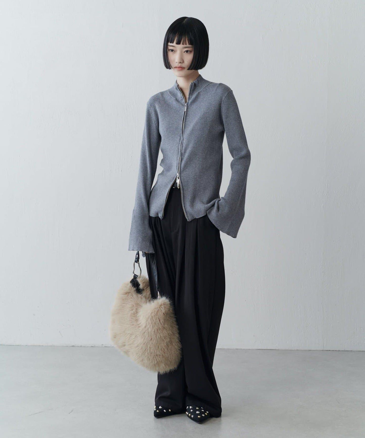 喇叭袖拉鍊套頭衫