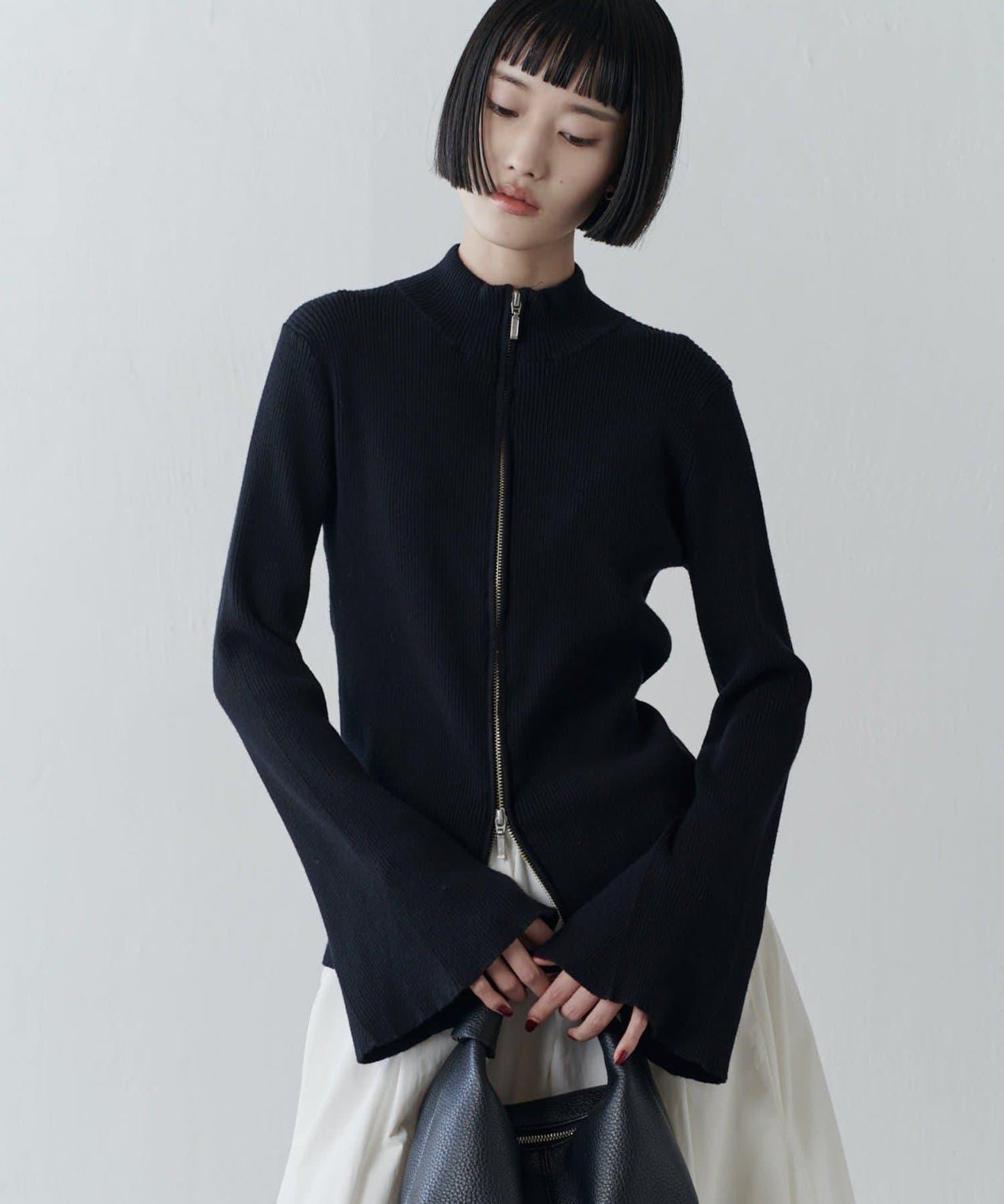 喇叭袖拉鍊套頭衫