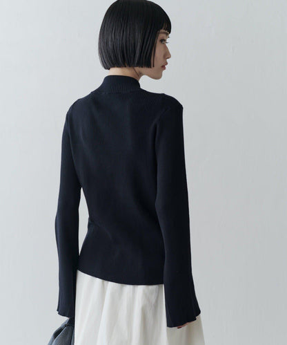 喇叭袖拉鍊套頭衫