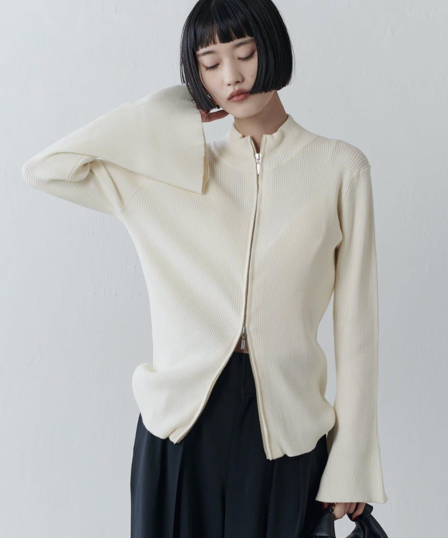 喇叭袖拉鍊套頭衫