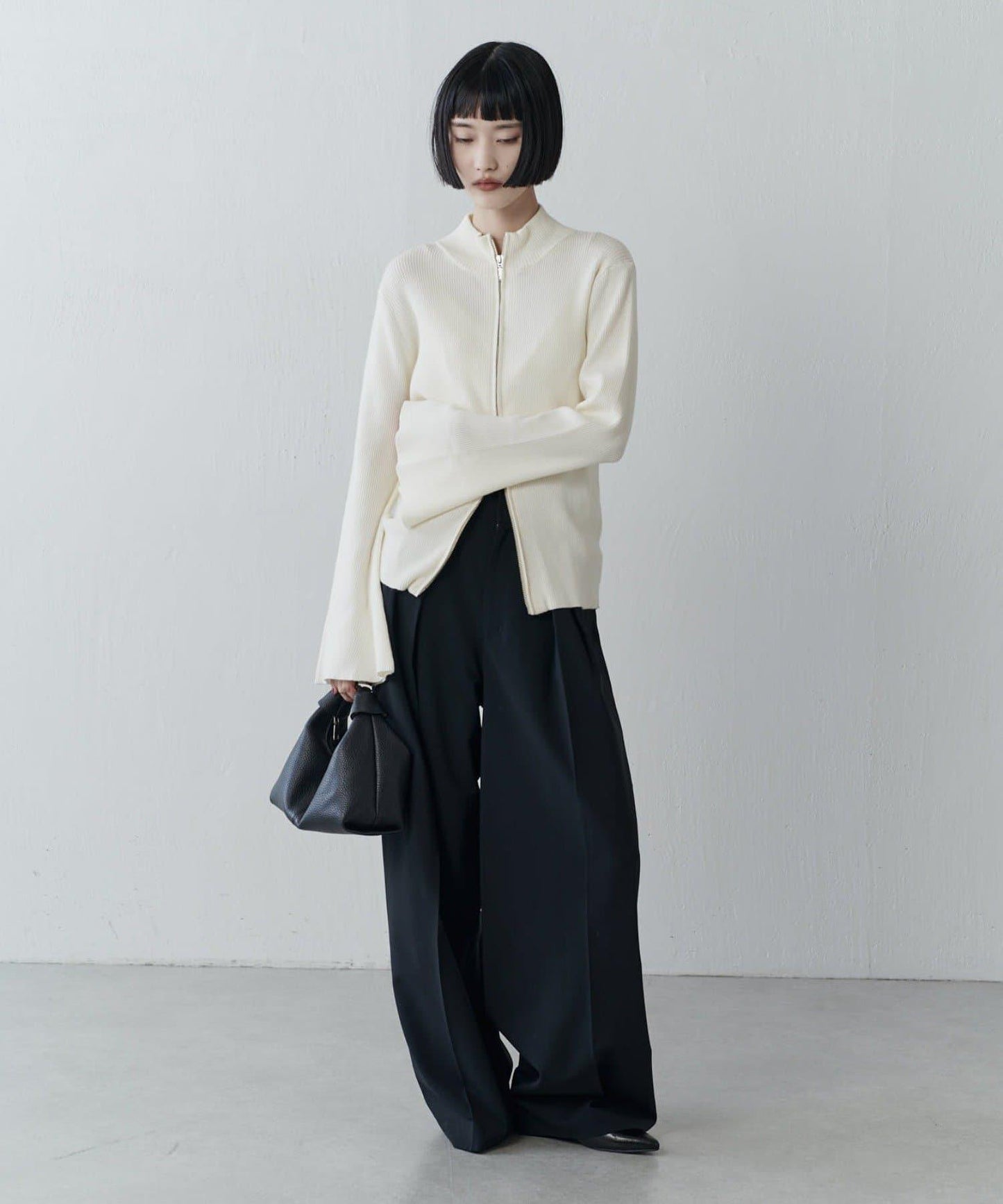 喇叭袖拉鍊套頭衫