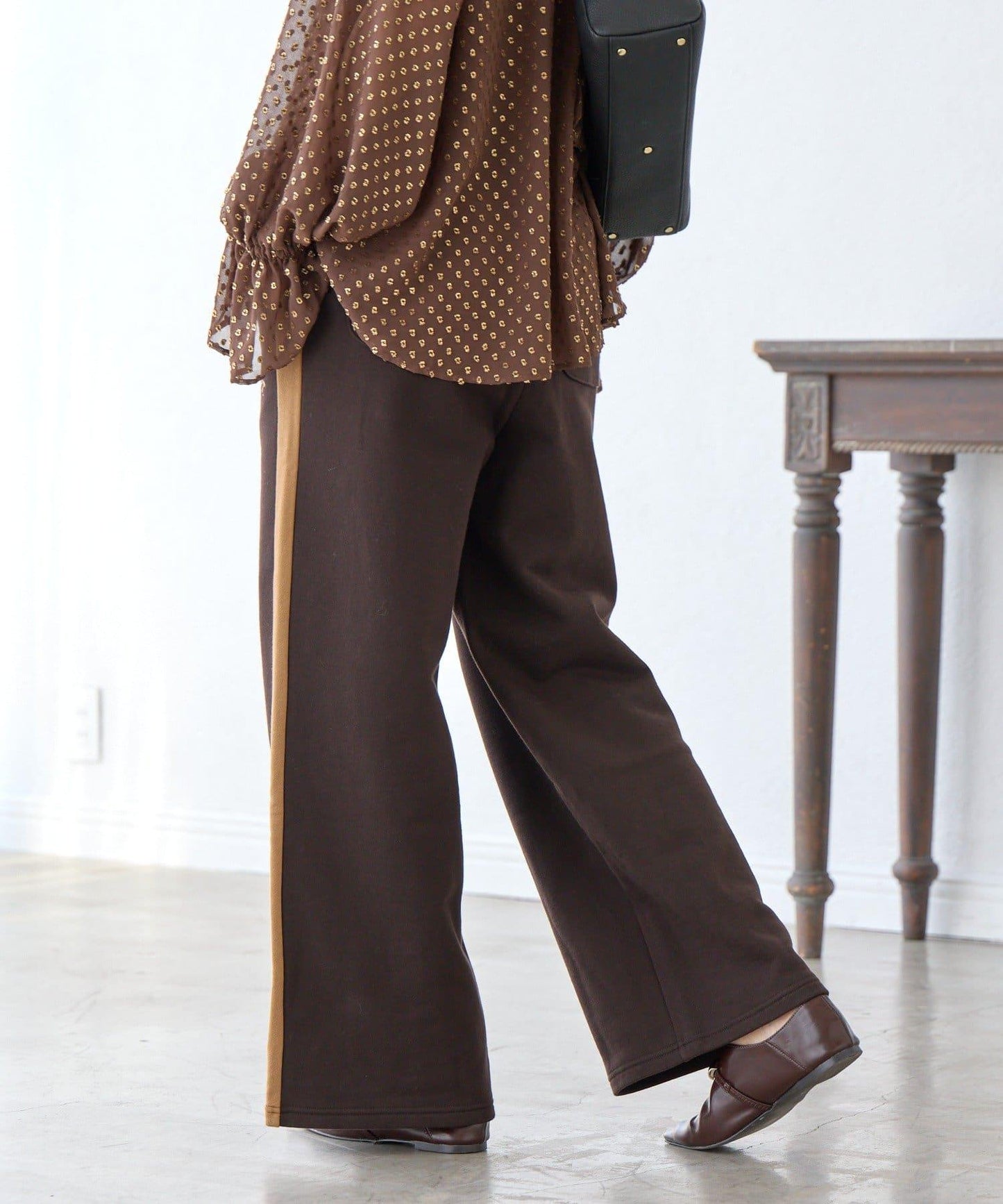 RIVE DROITE 側邊條紋針織褲