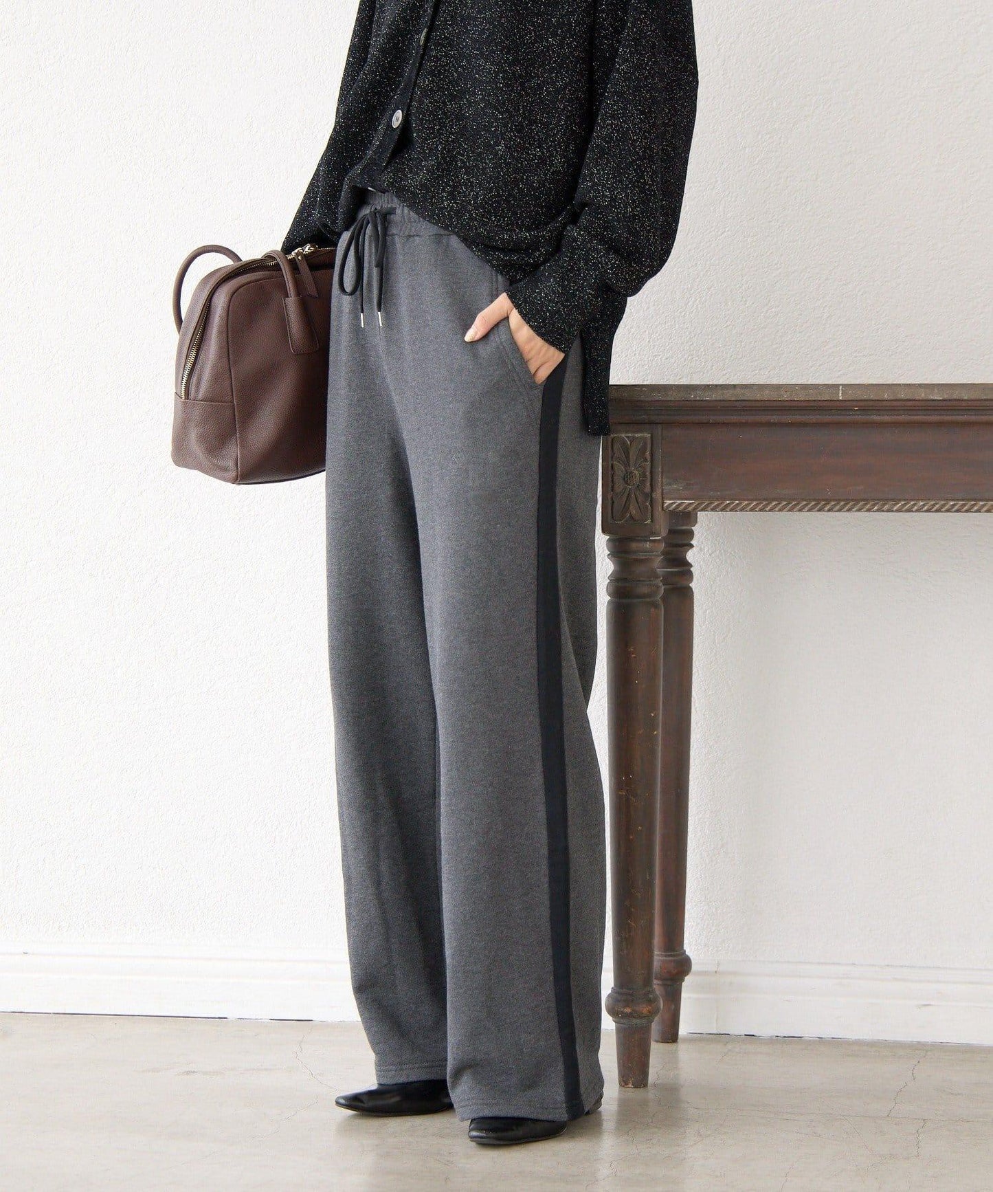 RIVE DROITE 側邊條紋針織褲