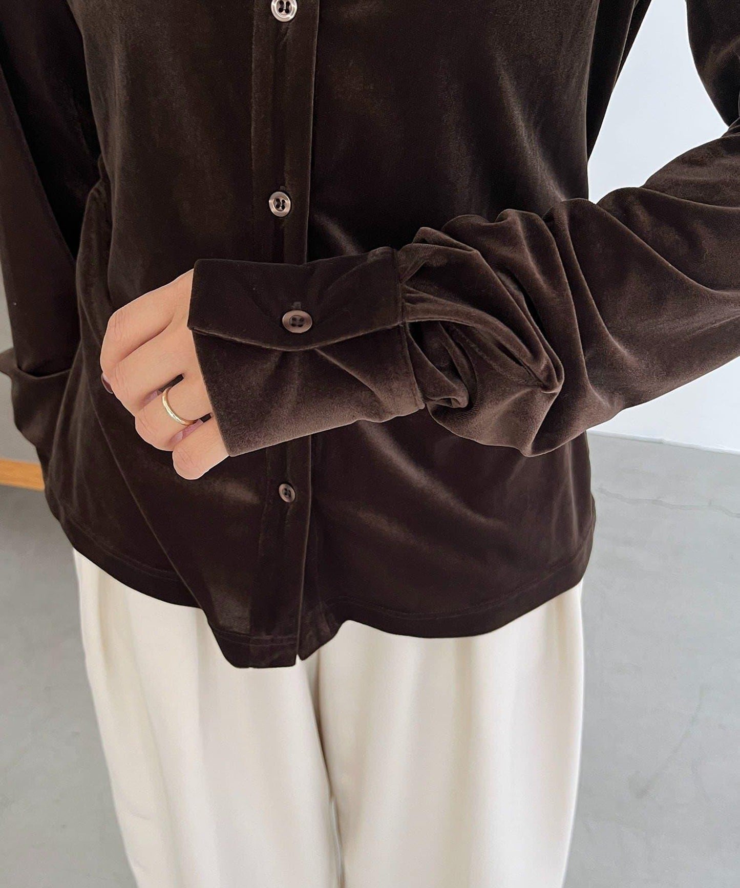 【CAPRICIEUX LE'MAGE】天鵝絨襯衫