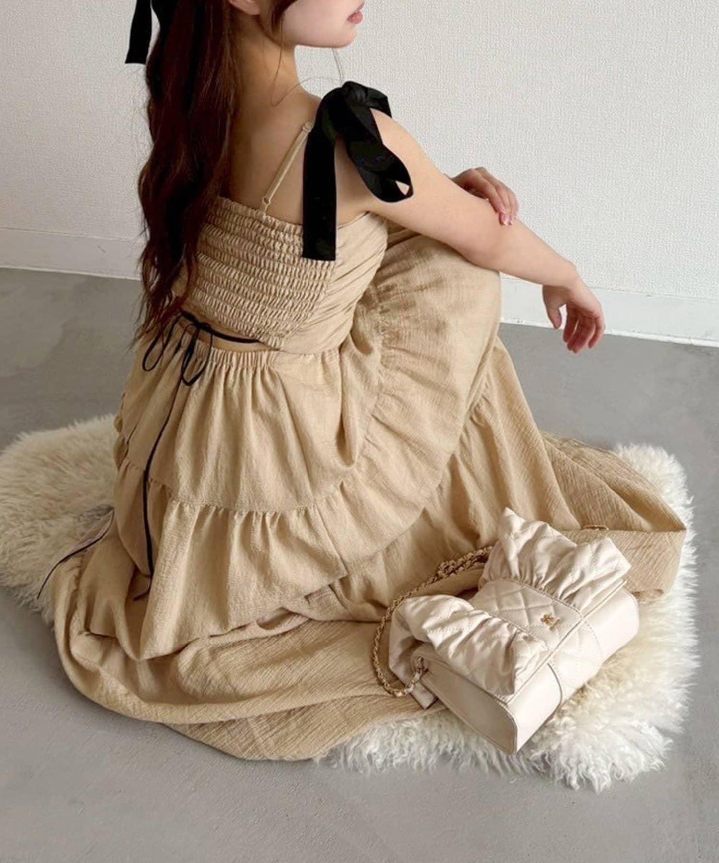 背部鏤空吊帶連衣裙