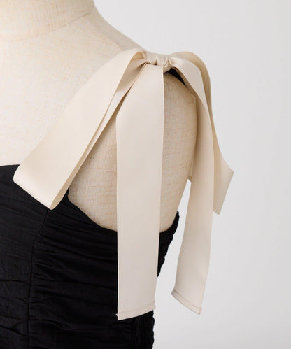 背部鏤空吊帶連衣裙