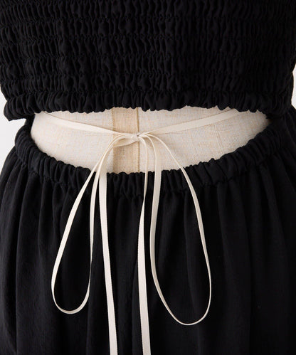 背部鏤空吊帶連衣裙