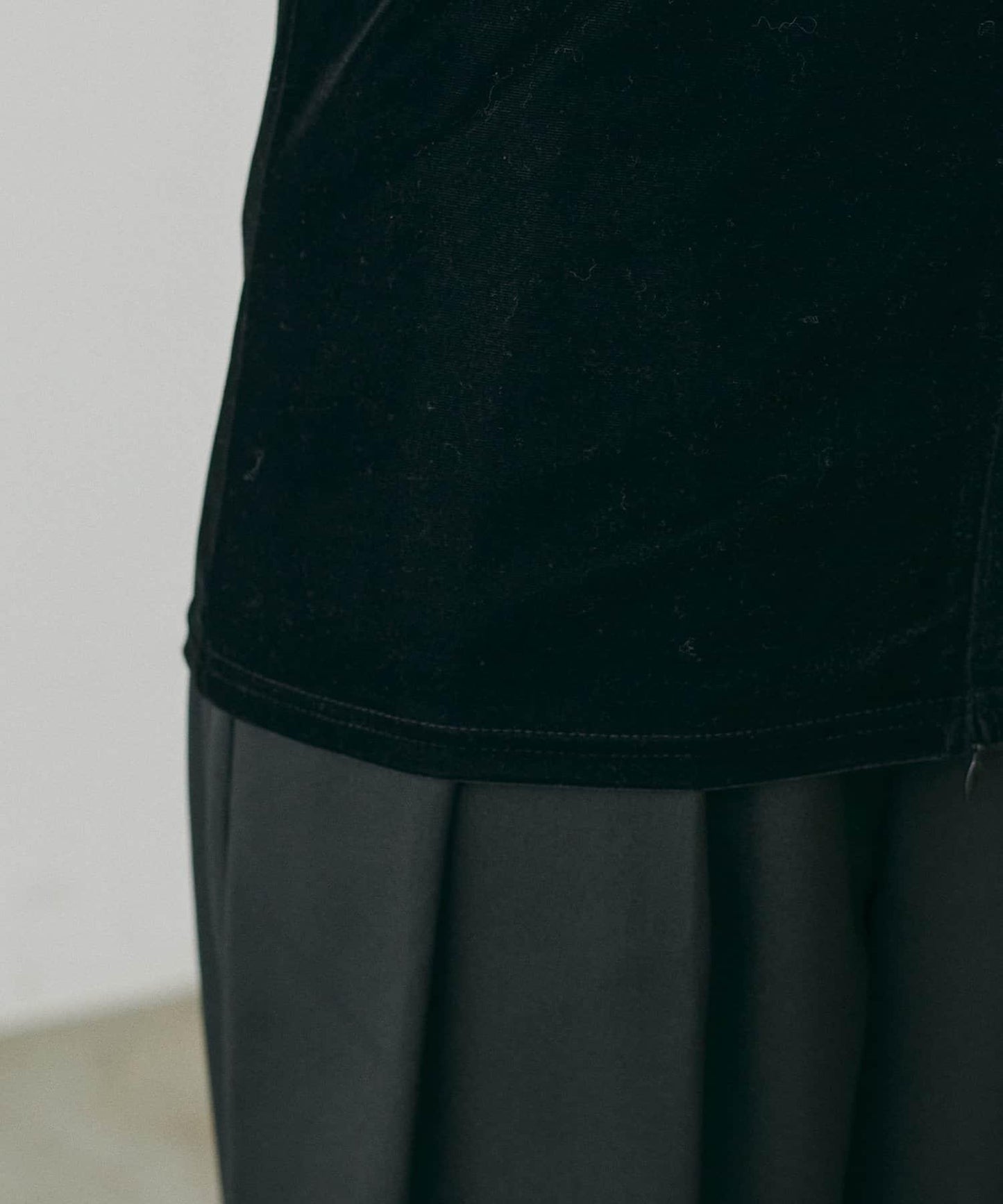 前後兩穿拉鍊天鵝絨套頭衫