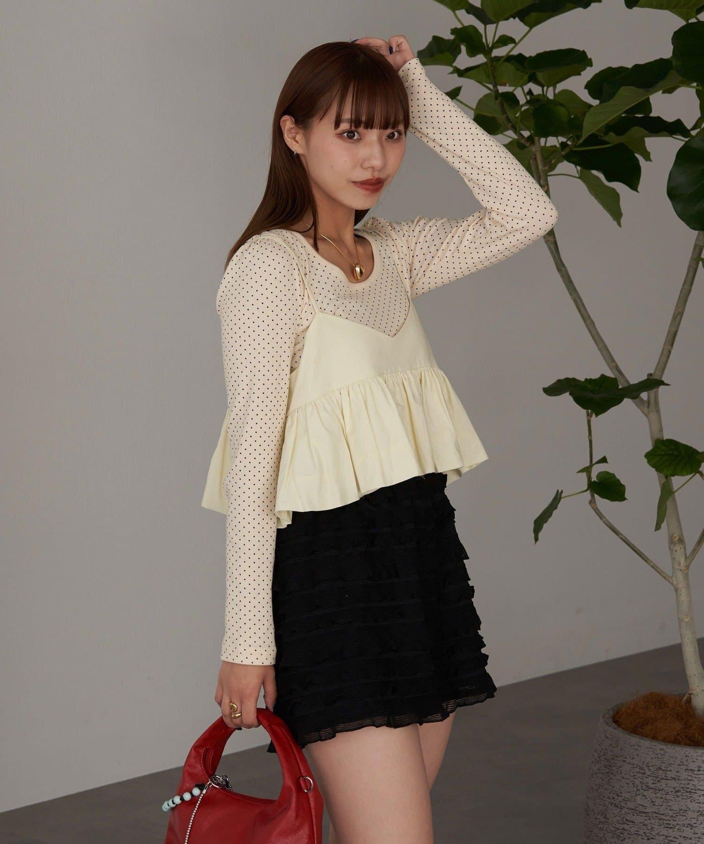 泡泡袖荷葉邊吊帶上衣