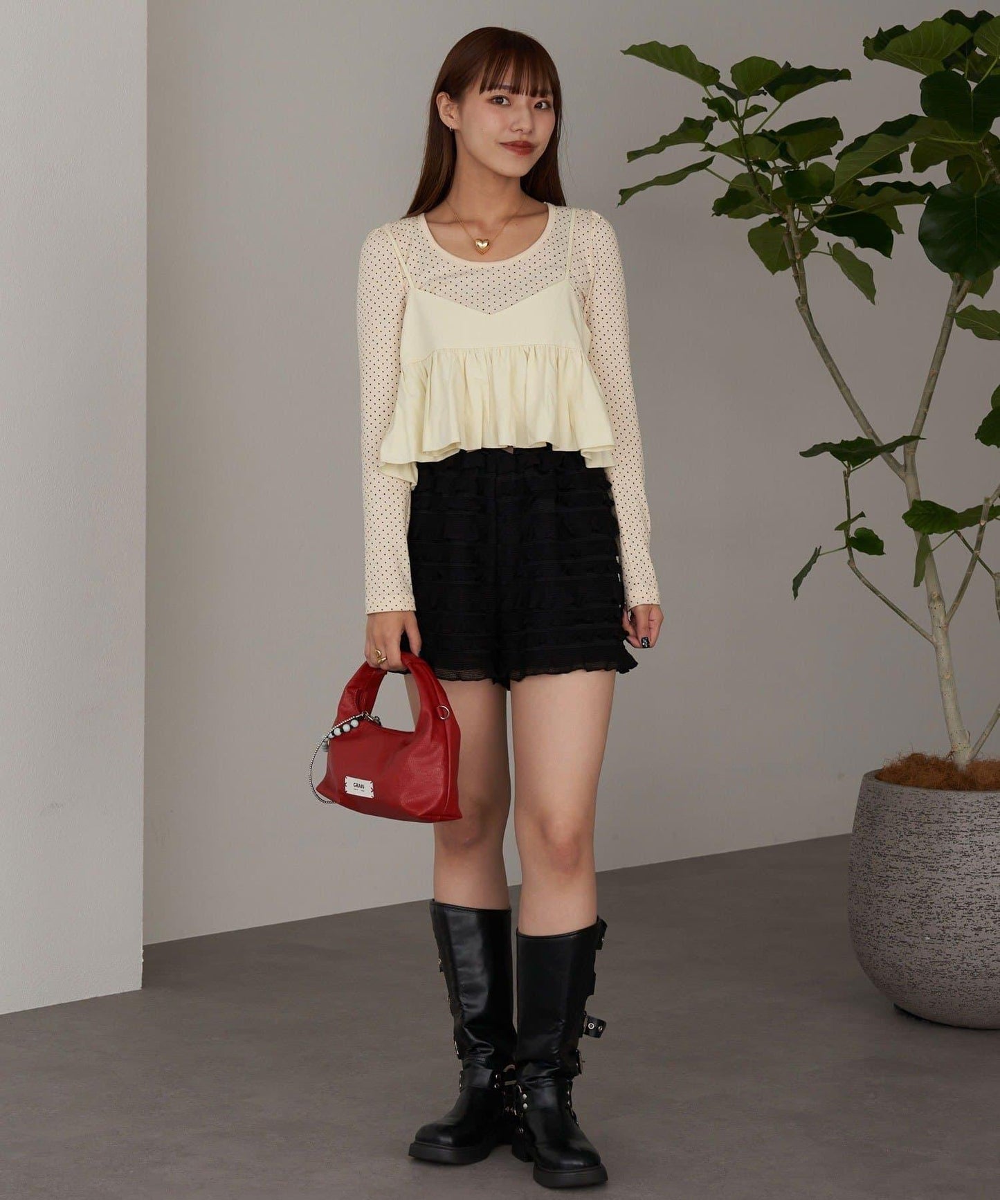 泡泡袖荷葉邊吊帶上衣