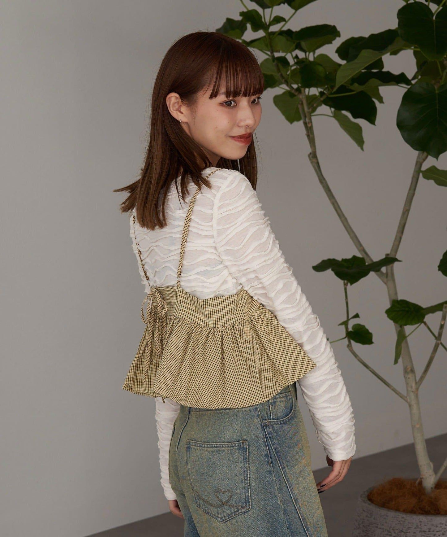 泡泡袖荷葉邊吊帶上衣