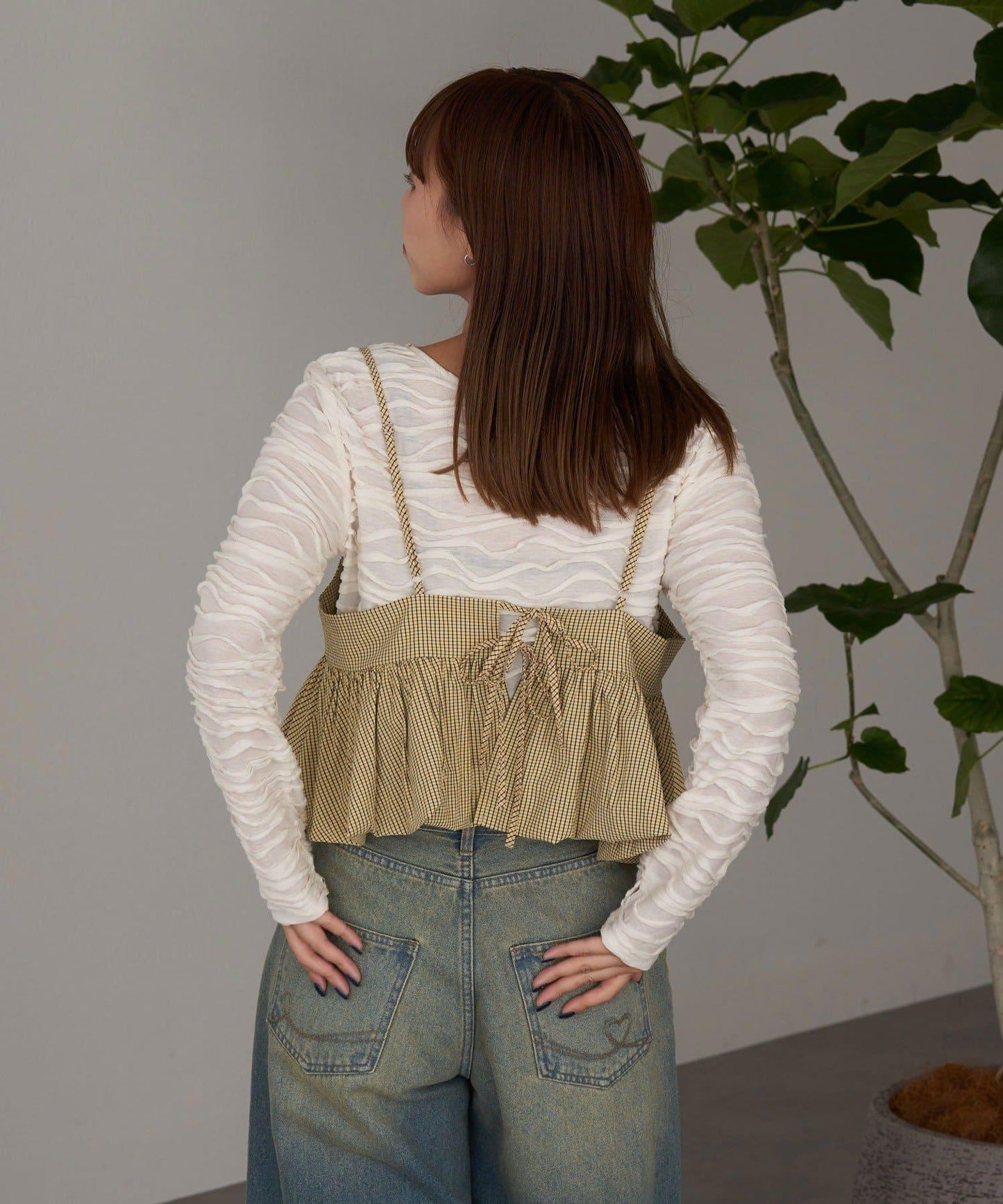 泡泡袖荷葉邊吊帶上衣