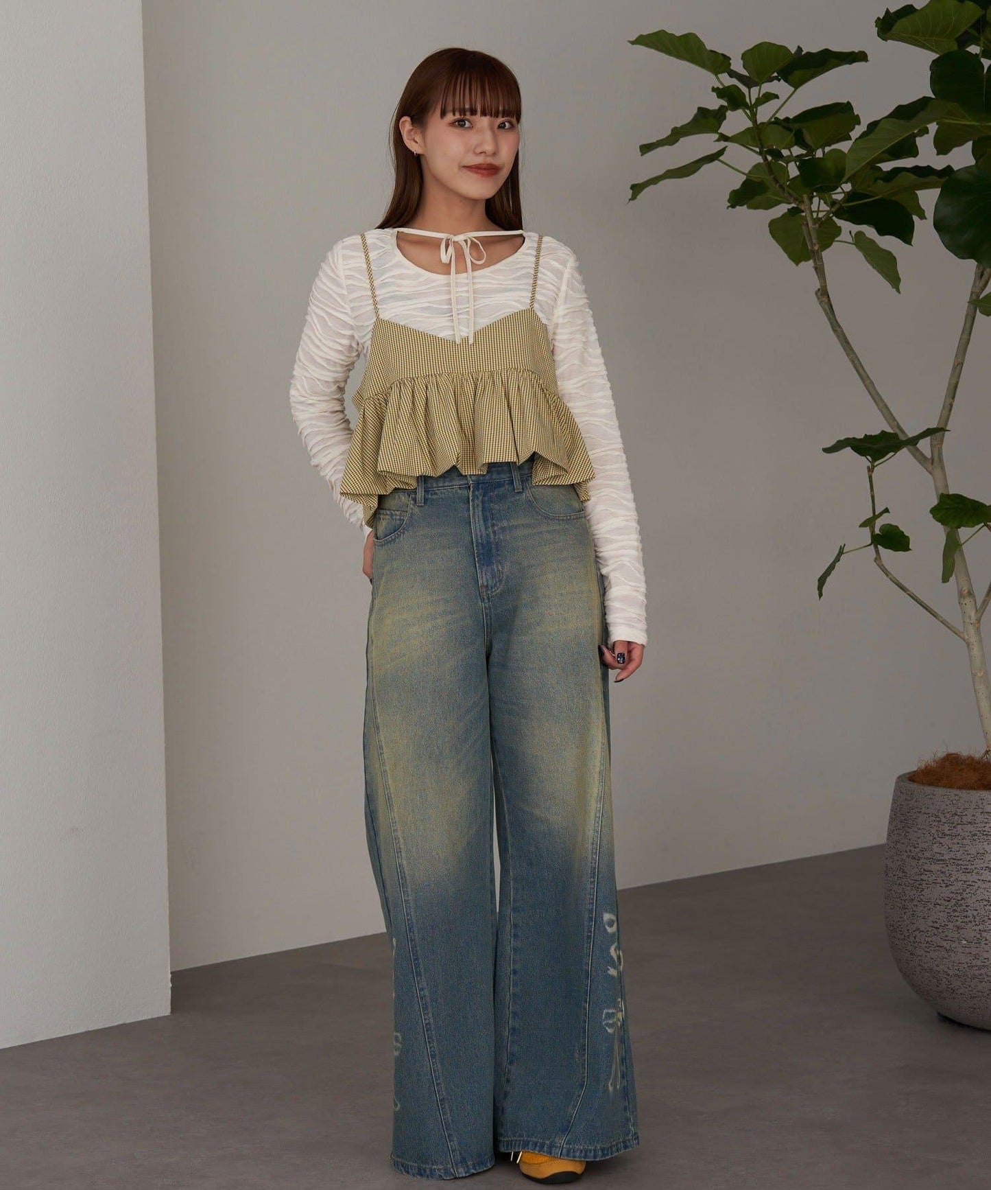 泡泡袖荷葉邊吊帶上衣