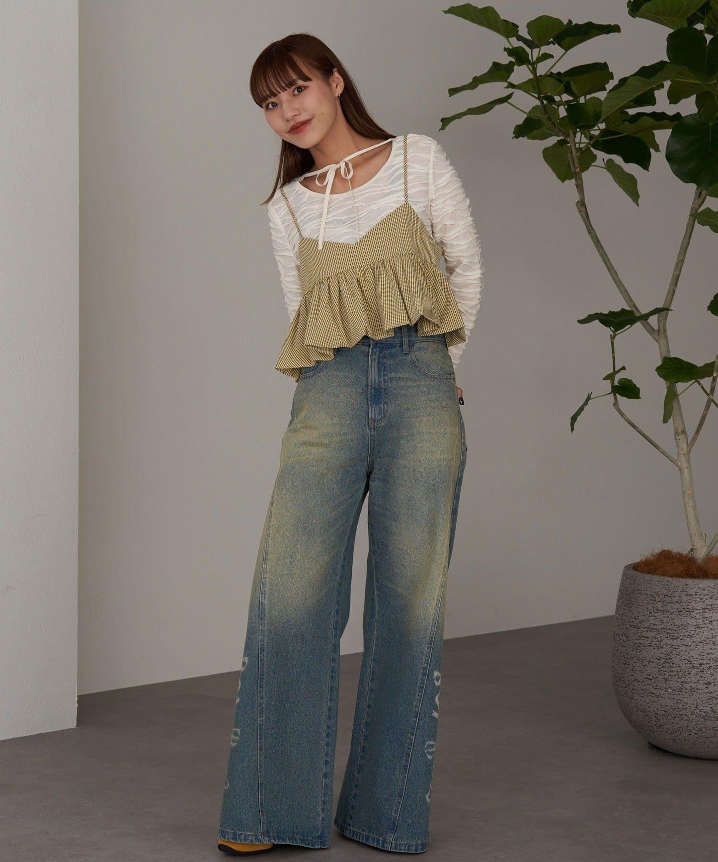 泡泡袖荷葉邊吊帶上衣